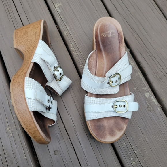 Dansko Jessie White Leather Cream Houndstooth 2 Strap Buckle Heeled Sandals 39 - Picture 2 of 9